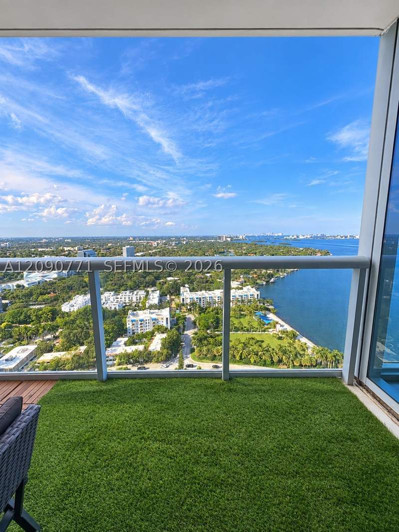1 bedroom Condominium at 601 NE 36th St 3105, Blue Condo, Miami — photo 2