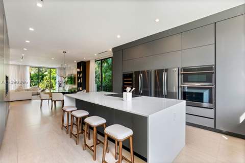 5701 N Bay Rd, Miami Beach FL - photo 13 of 60