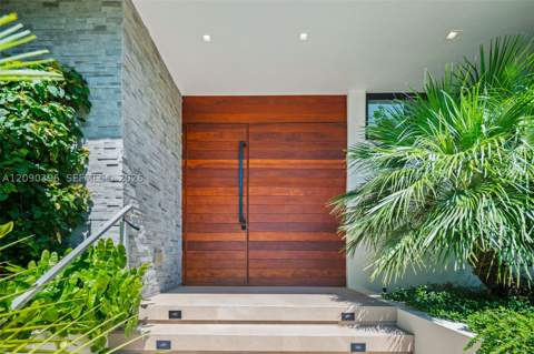 5701 N Bay Rd, Miami Beach FL - photo 6 of 60
