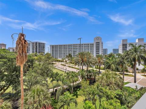 200 178th Dr 510, Sunny Isles Beach FL - photo 12 of 38