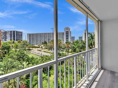 200 178th Dr 510, Sunny Isles Beach FL - photo 14 of 38