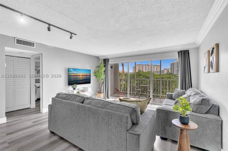 1 bedroom Condominium at 200 178th Dr 510, Marbella Tower Condo, Sunny Isles Beach — photo 3
