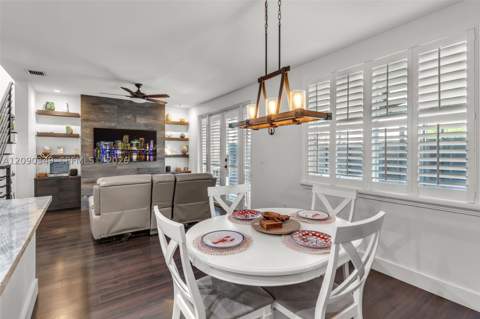 1002 NE 41st Pl, Homestead FL - photo 8 of 28