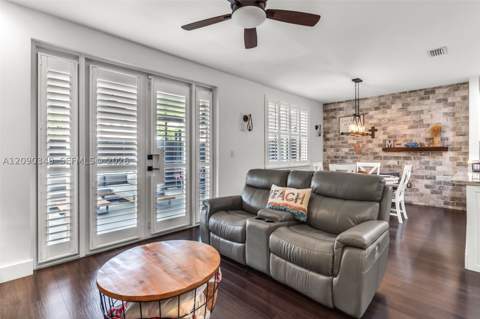 1002 NE 41st Pl, Homestead FL - photo 9 of 28