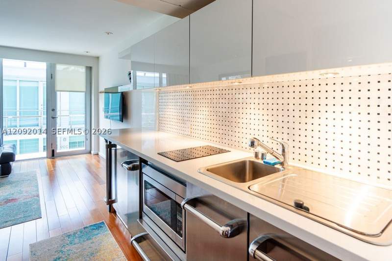 1 bedroom Condominium at 1601 West Ave 209, Fontana Condo, Miami Beach — photo 3