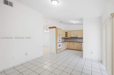 12641 NW 102nd Pl, Hialeah Gardens FL - photo 11 of 31