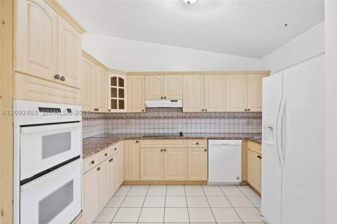 12641 NW 102nd Pl, Hialeah Gardens FL - photo 12 of 31