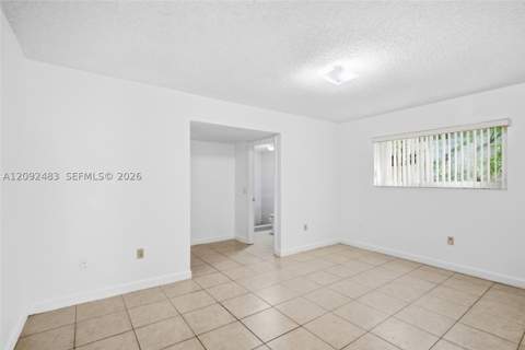 12641 NW 102nd Pl, Hialeah Gardens FL - photo 14 of 31