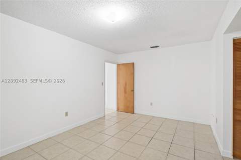 12641 NW 102nd Pl, Hialeah Gardens FL - photo 15 of 31
