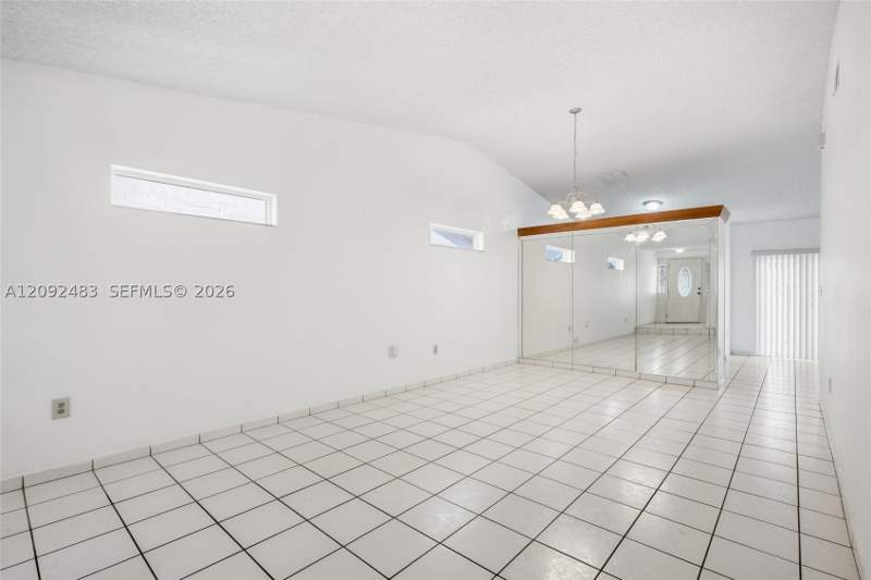 3 bedroom SingleFamilyResidence at 12641 NW 102nd Pl, Gardens Of El Jardin Sec, Hialeah Gardens — photo 5