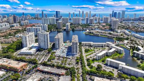 18021 Biscayne Blvd 1102, Aventura FL - photo 19 of 33