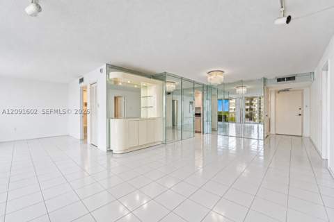 18021 Biscayne Blvd 1102, Aventura FL - photo 7 of 33