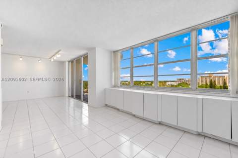 18021 Biscayne Blvd 1102, Aventura FL - photo 9 of 33