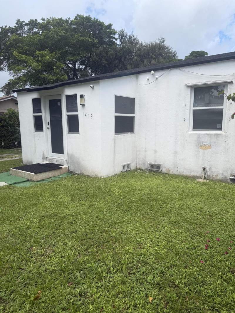 3 bedroom SingleFamilyResidence at 1419 NW 44th Street 1, N Miami Estates, Miami — photo 2