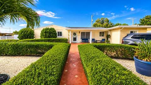 4300 NW 183rd St, Miami Gardens FL - photo 8 of 26