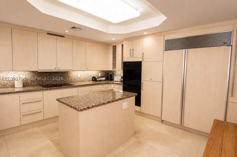 430 Grand Bay Dr 606, Key Biscayne FL - photo 17 of 35