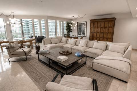 430 Grand Bay Dr 606, Key Biscayne FL - photo 8 of 35