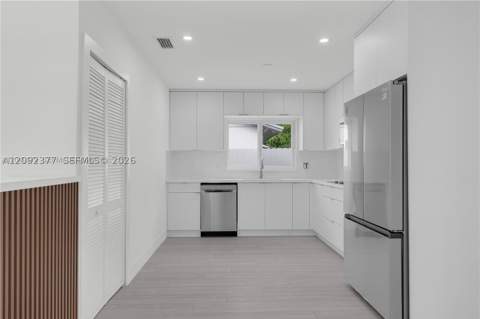 11011 SW 162nd Ter, Miami FL - photo 10 of 28