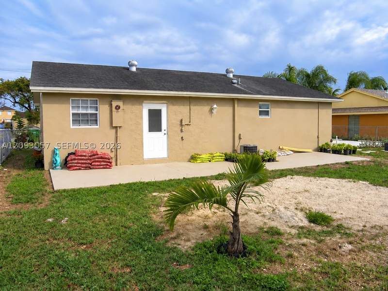 3 bedroom SingleFamilyResidence at 34 SW 17th Ave, Avocado Villas, Homestead — photo 2