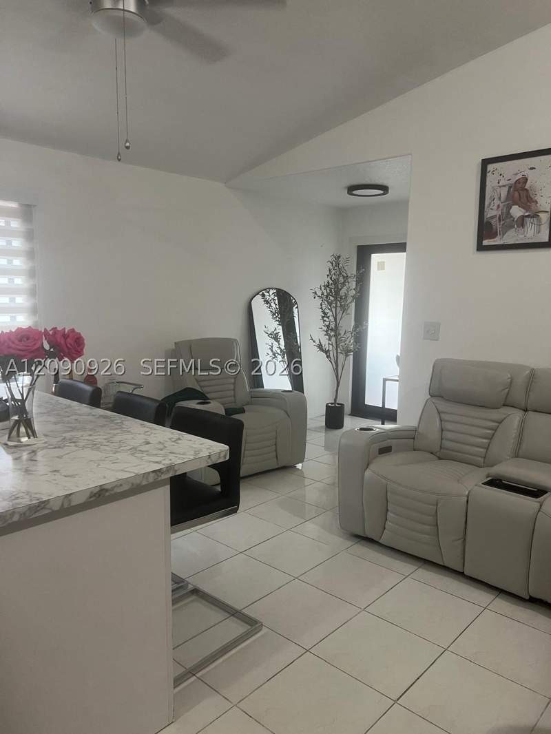 4 bedroom SingleFamilyResidence at 10071 NW 127 terrace, Golden Eagle Estates, Hialeah Gardens — photo 2