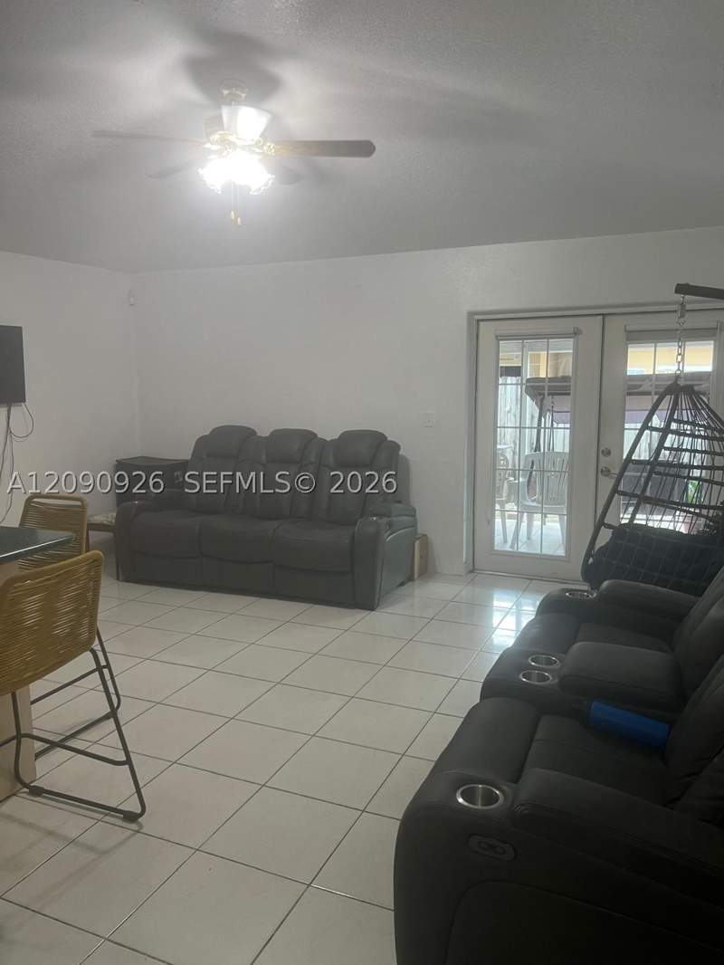 4 bedroom SingleFamilyResidence at 10071 NW 127 terrace, Golden Eagle Estates, Hialeah Gardens — photo 3