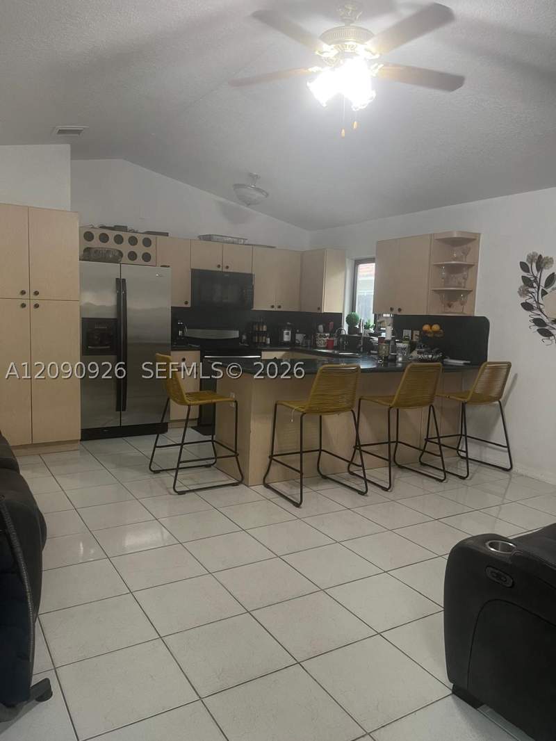4 bedroom SingleFamilyResidence at 10071 NW 127 terrace, Golden Eagle Estates, Hialeah Gardens — photo 4