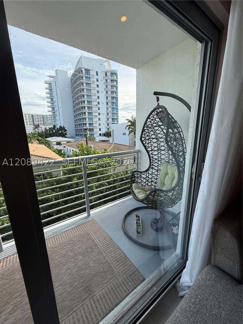 2 bedroom Condominium at 1450 Lincoln Rd 406, Lincoln Bay Towers Condo, Miami Beach — photo 2