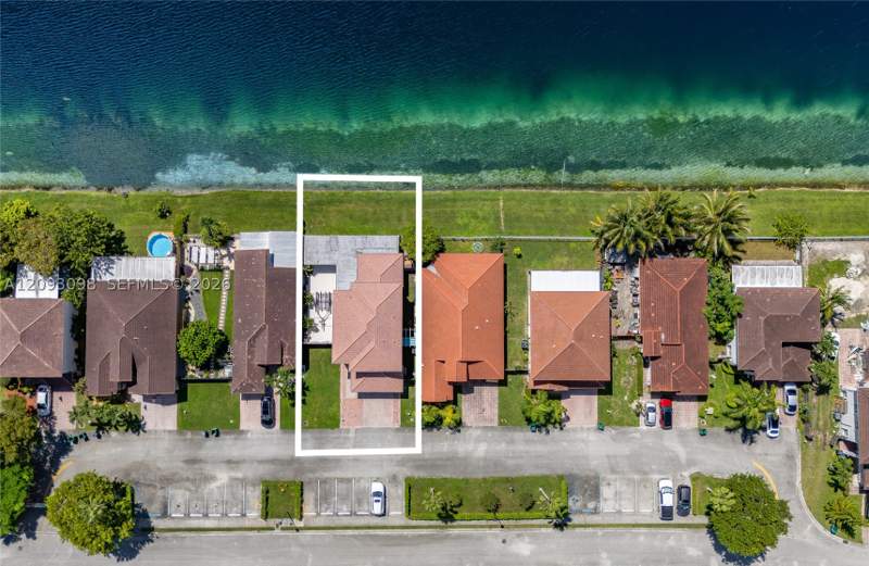 4 bedroom SingleFamilyResidence at 12028 SW 133rd Ter, Four Lakes Sec 7, Miami — photo 4