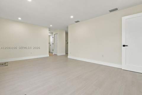 18814 NW 46th Ave, Miami Gardens FL - photo 14 of 39