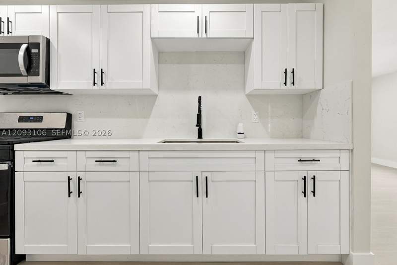 4 bedroom SingleFamilyResidence at 18814 NW 46th Ave, Kings Gardens Sec 3, Miami Gardens — photo 5