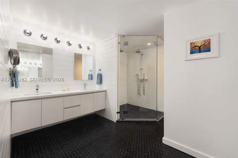 445 Grand Bay Dr 104, Key Biscayne FL - photo 17 of 36