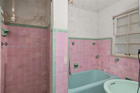 931 NW 14th Ct, Miami FL - photo 11 of 26