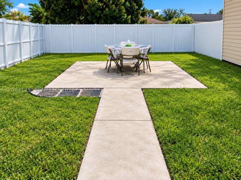1788 NW 112th Ter, Miami FL - photo 11 of 15