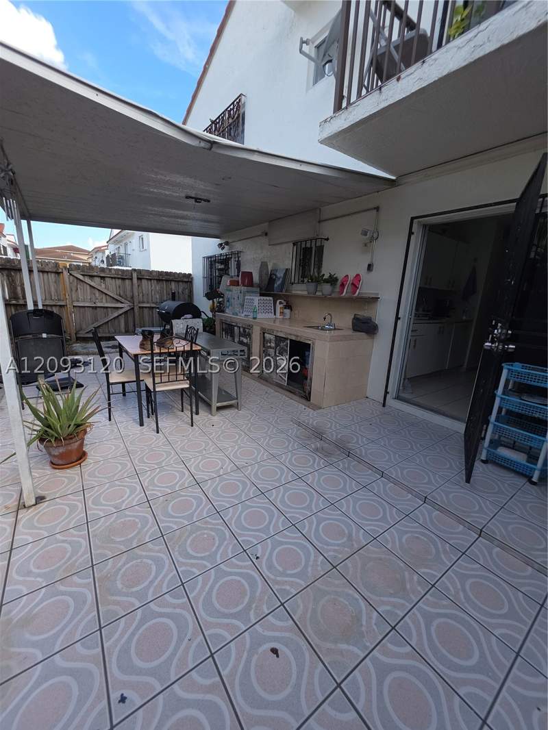 2 bedroom Condominium at 7673 W 29th Ln 102-47, El Prado Xiii Condo, Hialeah — photo 2