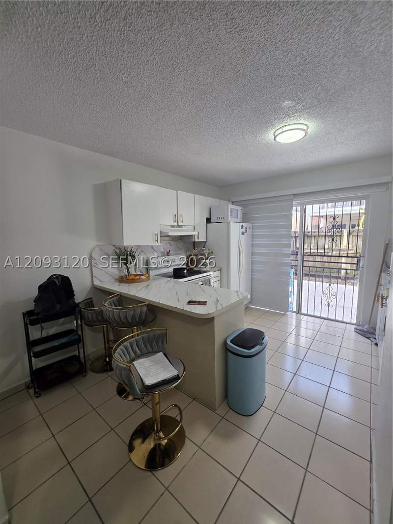 2 bedroom Condominium at 7673 W 29th Ln 102-47, El Prado Xiii Condo, Hialeah — photo 5
