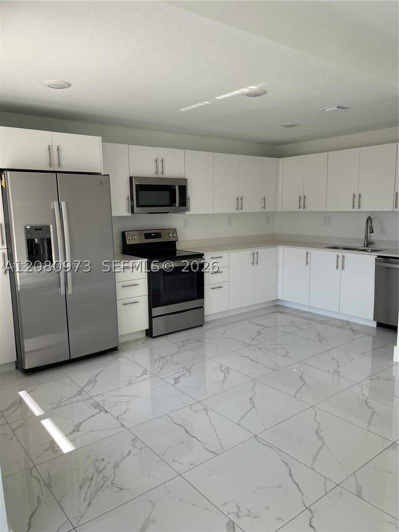 4 bedroom Townhouse at 25850 SW 144th Ave, Paradise One, Homestead — photo 3