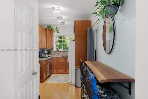 1005 Meridian Ave 8, Miami Beach FL - photo 10 of 26