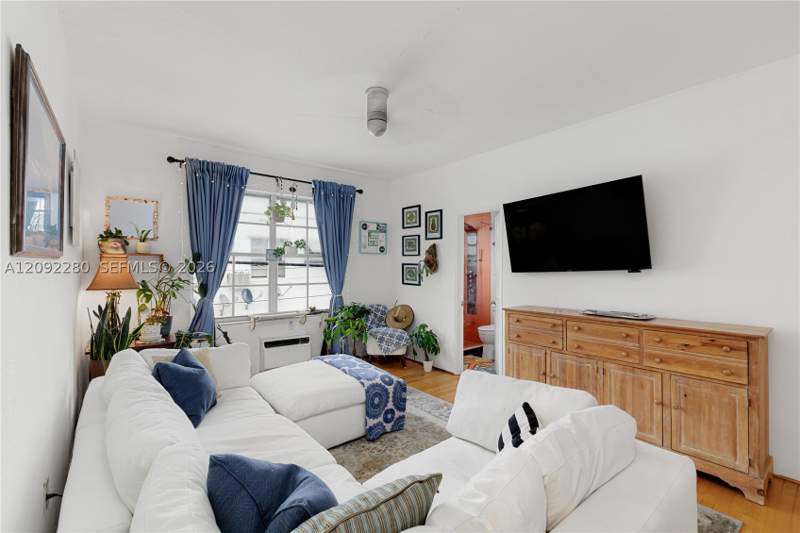 1 bedroom Condominium at 1005 Meridian Ave 8, 1005 Meridian Condo, Miami Beach — photo 4