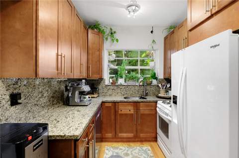 1005 Meridian Ave 8, Miami Beach FL - photo 7 of 26