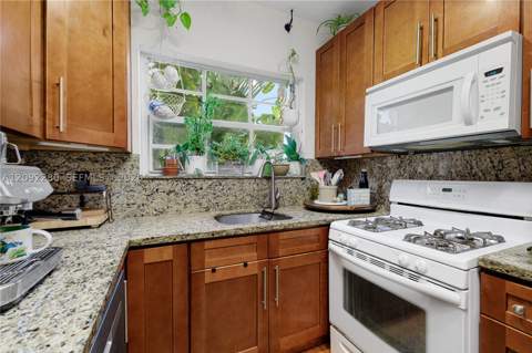 1005 Meridian Ave 8, Miami Beach FL - photo 8 of 26