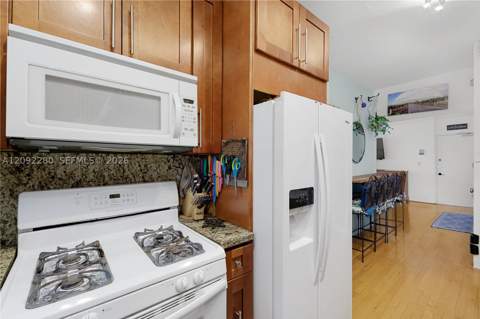 1005 Meridian Ave 8, Miami Beach FL - photo 9 of 26