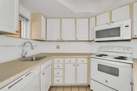 8255 Lake Dr 304, Doral FL - photo 10 of 26