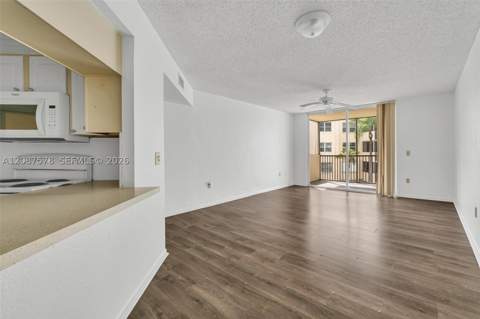 8255 Lake Dr 304, Doral FL - photo 14 of 26