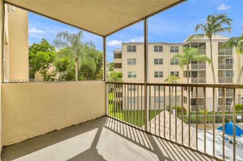 8255 Lake Dr 304, Doral FL - photo 19 of 26