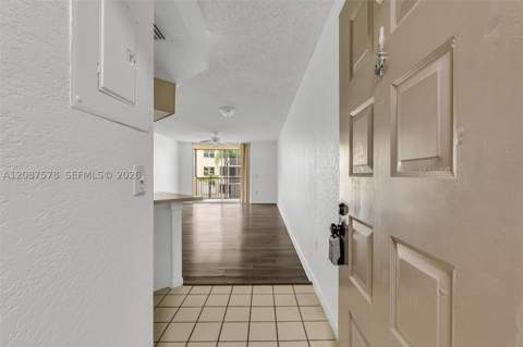 8255 Lake Dr 304, Doral FL - photo 7 of 26