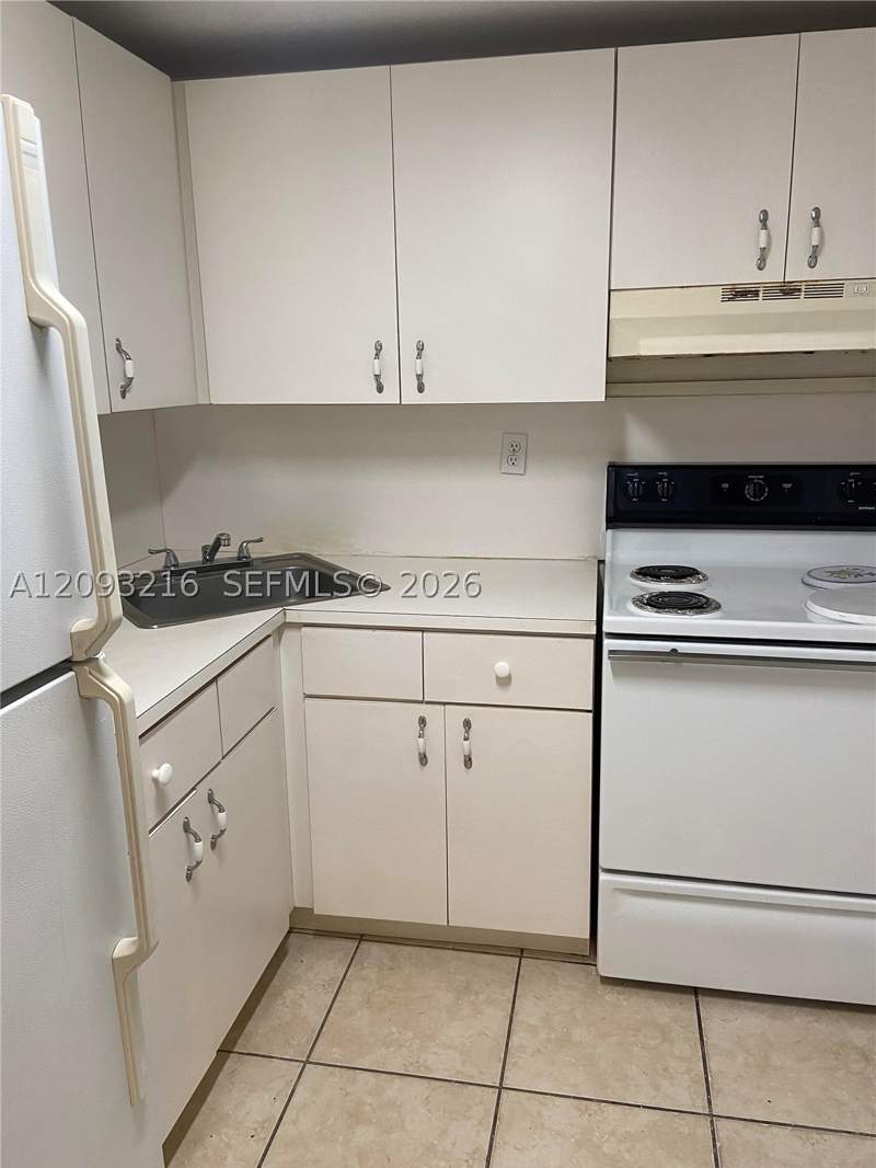 1 bedroom Condominium at 666 W 81st St 127, Las Estrellas Condo, Hialeah — photo 3