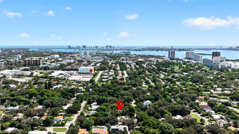 4 bedroom SingleFamilyResidence at 1103 NE 118th St, Biscayne Lawn Amd Plat, Biscayne Park — photo 2