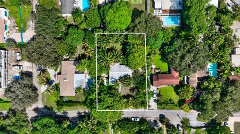 1103 NE 118th St, Biscayne Park FL - photo 9 of 65