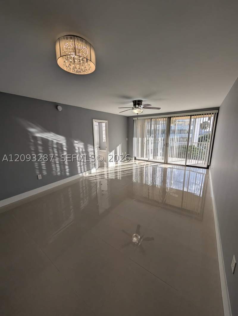 2 bedroom Condominium at 1750 NE 191st St 622-3, Jade Winds Group-Daisy GA, Miami — photo 3