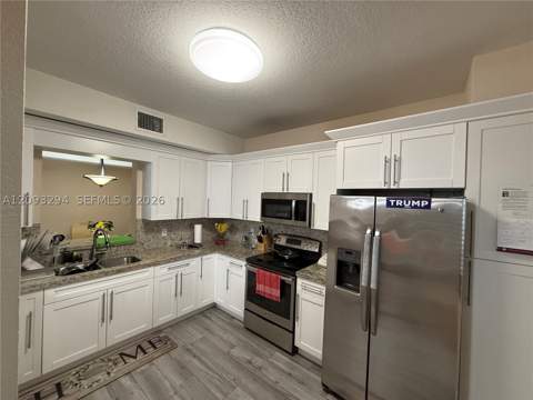 4481 NW 163rd St, Miami Gardens FL - photo 10 of 31